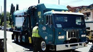 Los Angeles Bureau of Sanitation - Peterbilt 320 Amrep ASL (Garbage Trucks)
