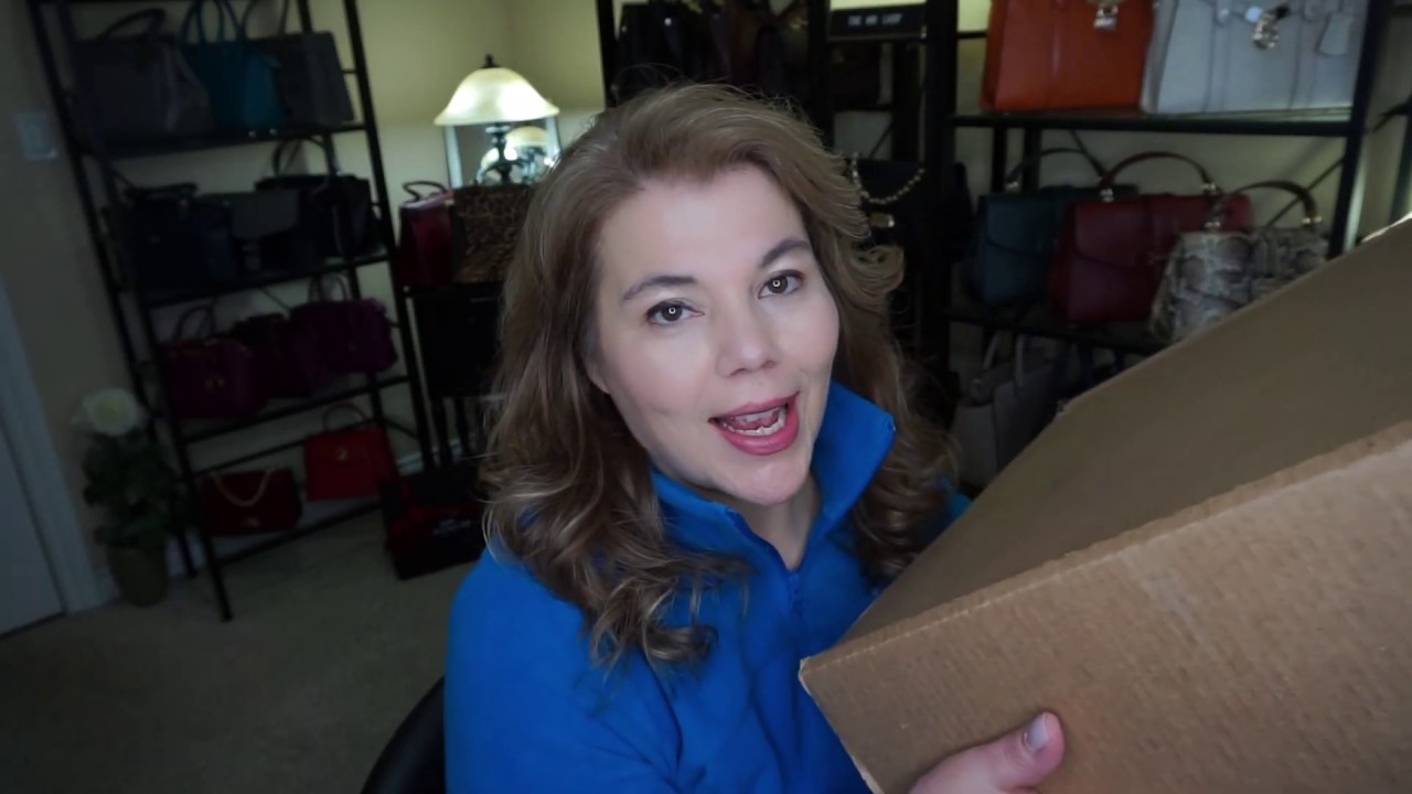 COACH UNBOXING | NEW STYLE, NEW COLOR | DEEP RED IS A GORGEOUS COLOR | NOT IN MY COLLECTION COACH UNBOXING | NEW STYLE, NEW COLOR | DEEP RED IS A GORGEOUS COLOR | NOT IN MY COLLECTION