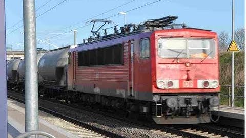 Ein Güterzug mit DB BR 155 230-6 fährt durch Kronskamp mit EVS GATX und KVG