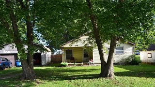 404 West National Street, Pocahontas, IL Presented by Carl Henrichs.