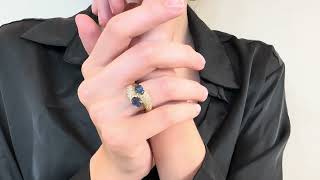 Vidéo: Bague Toi et Moi avec saphirs Ceylan et diamants brillants en or jaune 18 Cts. Taille 54