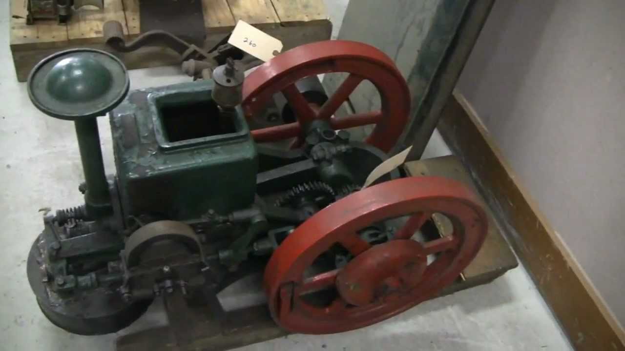 ANTIQUE TRACTOR AND ENGINE AUCTION - YouTube