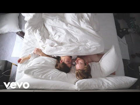 FINNEAS - Mona Lisa, Mona Lisa (Official Video)