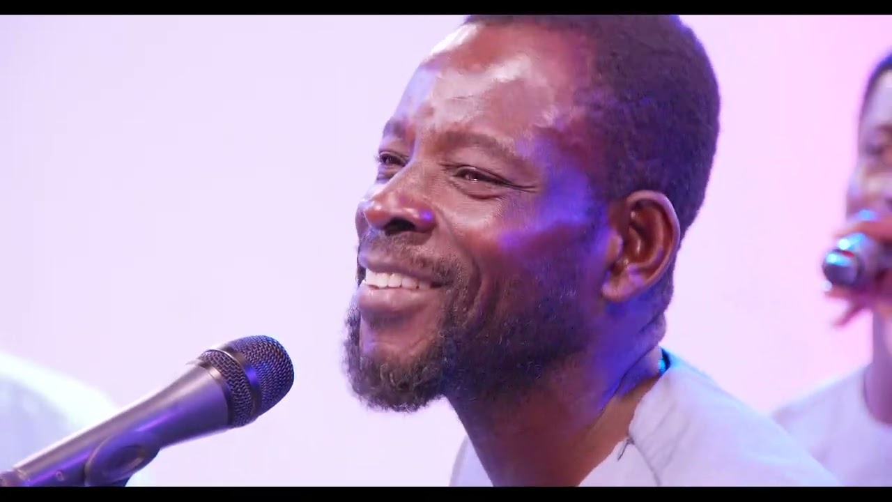 Praise Quarters featuring The Divine Voices