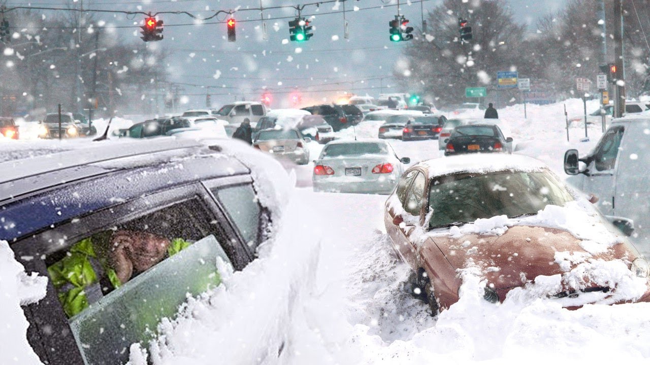 Снежная буря в Альпах! Швейцария закрывает воздушное сообщение! Полная эвакуация!