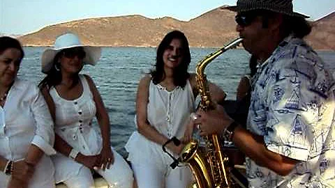 Marcos Nevarez y su sax