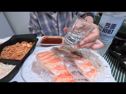 술이 왜 좋을까요? 오징어회랑 소주 한잔하며 나누는 이야기 | 혼술 브이로그