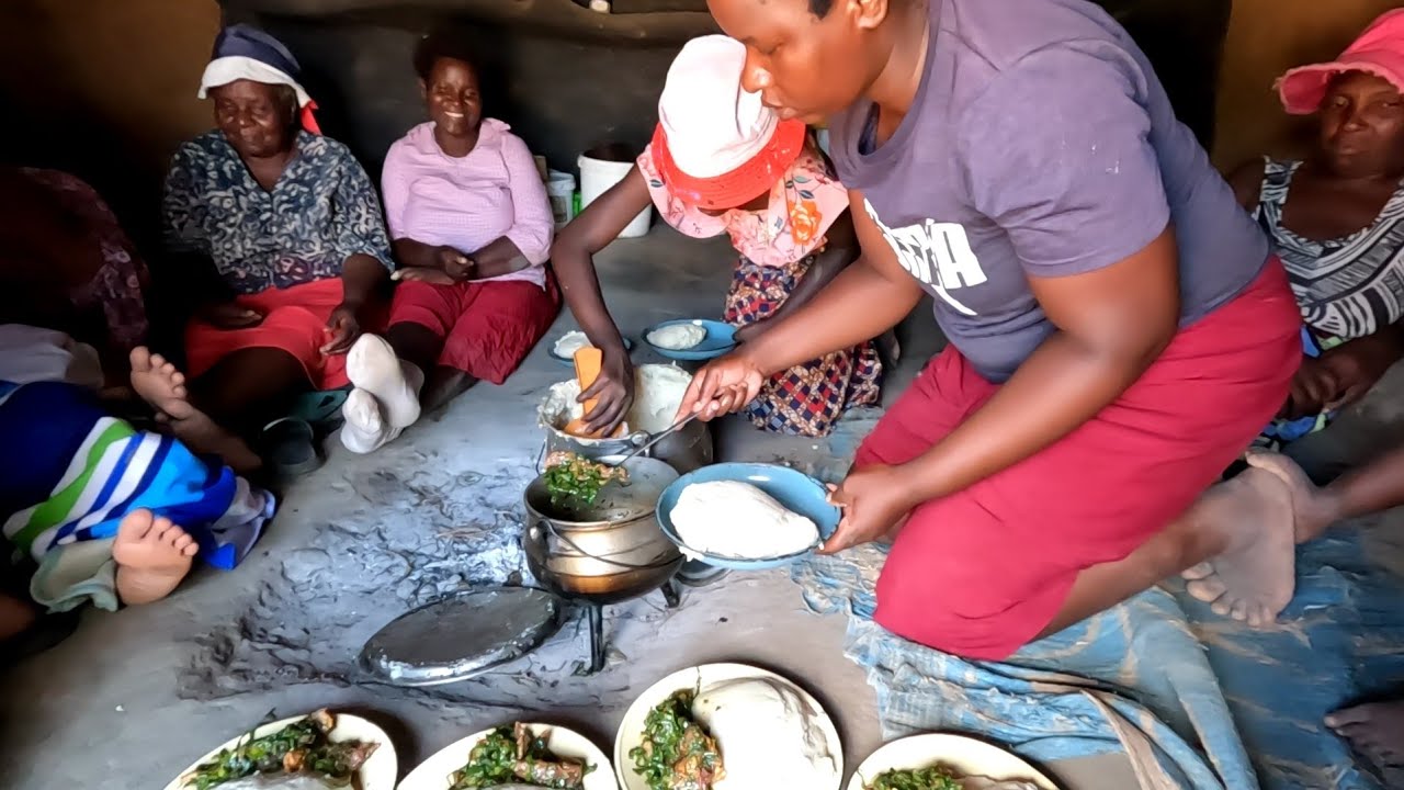 BREAKFAST TIME IN THE VILLAGE. ZIMBABWE VILLAGE LIFE 