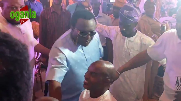 SAHEED OSUPA SHOCK HIS FANS AT ALAWIYE BIRTHDAY PARTY AS THEY WELCOME HIM BACK ON STAGE FROM AMERICA