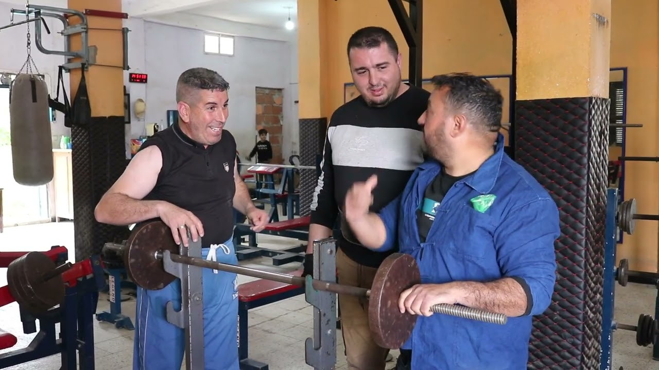 Khaled Boukhenoufa GAG 05*la musculation* et n'oubliez pas de liker et partager l'équipe merci