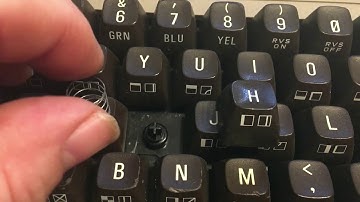 Replacing A Broken Key Stem & Spring On A Commodore Computer! - Dave Bradley - Episode 548- C64 64