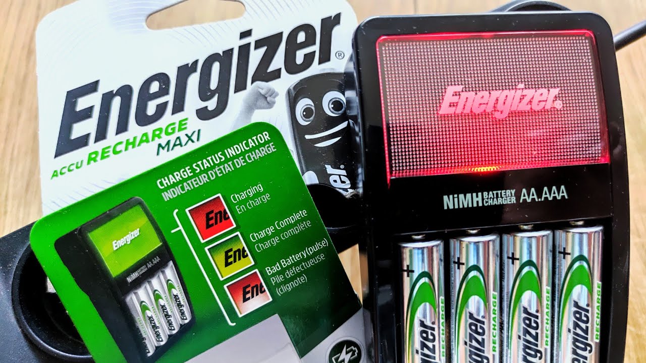 Energizer Chargeur Piles Rechargeables AA et AAA, Recharge Base (4 Piles AA  incluses)