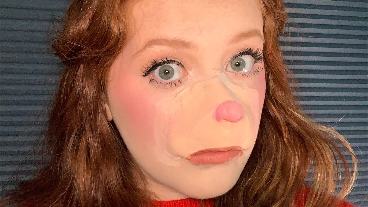 Create a Whoville look with a little bit of the grinch at the end 😏🎀🎄