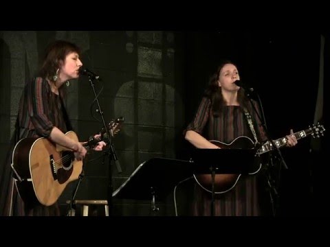 The Wainwright Sisters - Do You Love an Apple - Live at McCabe's