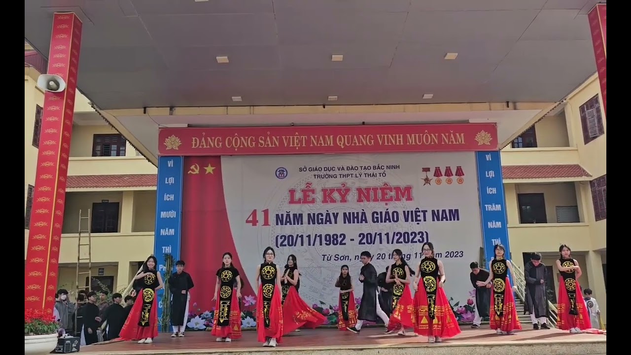 Múa Nam Quốc Sơn Hà 11A1