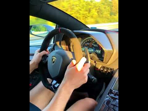 Lamborghini Aventador SVJ Going up to 322 Km/h! (LOUD V12!!!😱🔥)