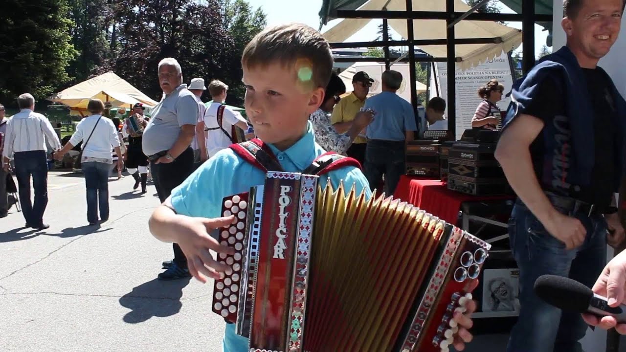 Harmonike ob Blejskem jezeru 2016