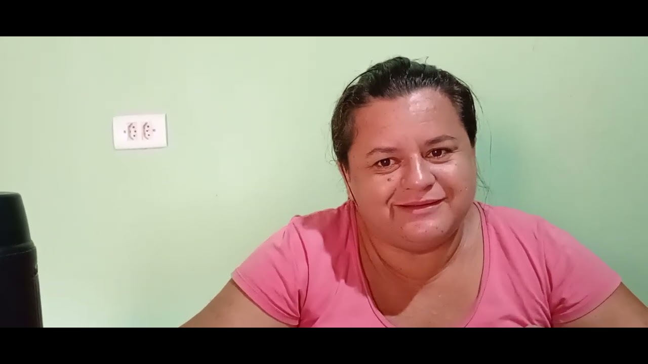 Bolo de cenoura e ganhei presentes! -DE QUEM ?