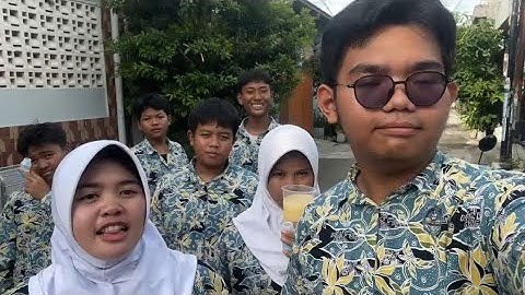 (TUGAS BAHASA INGGRIS) PROCEDURE TEXT - HOW TO MAKE MANGO YAKULT 