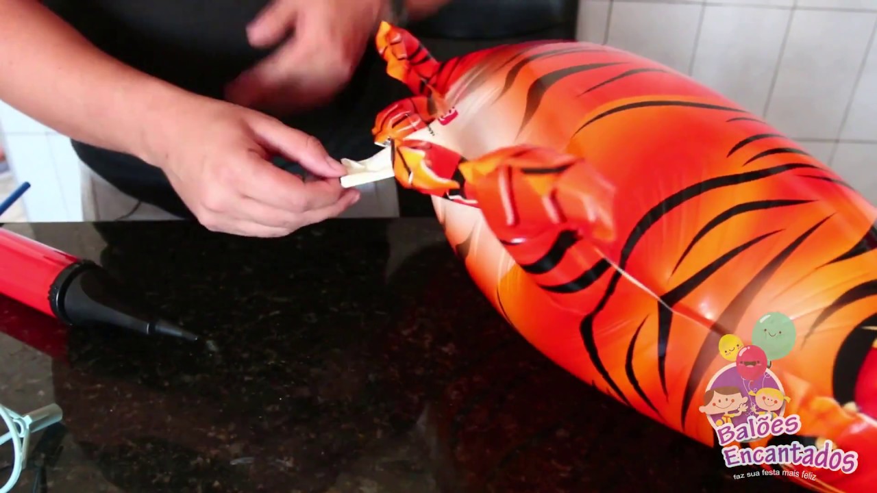 Como inflar balão metalizado com bomba manual ou canudo