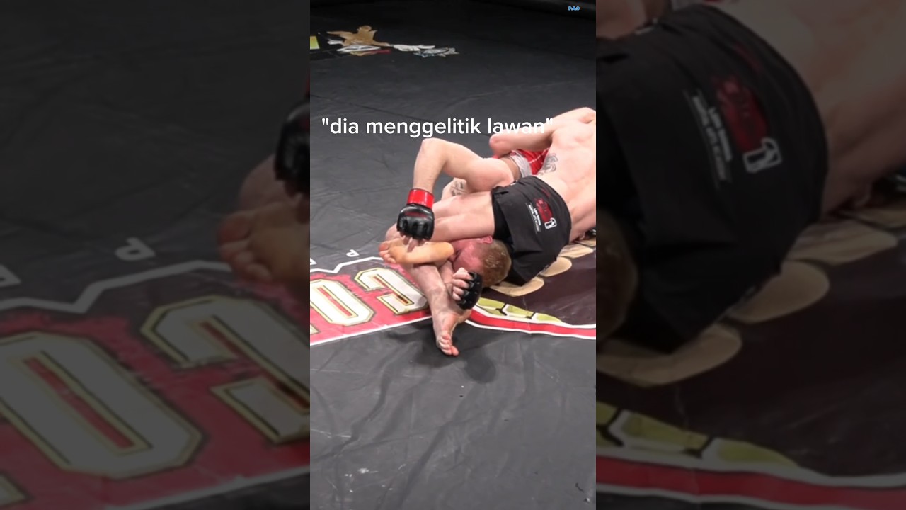 Dia menggelitik lawannya di pertandingan 😆 (