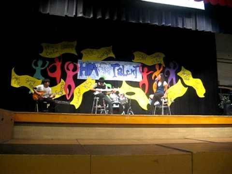 Hazels Talent Show - Mi Noog