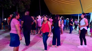 Baile en Las Mesas Mesones Hidalgo celebrando a La Santa Cruz #mexico 