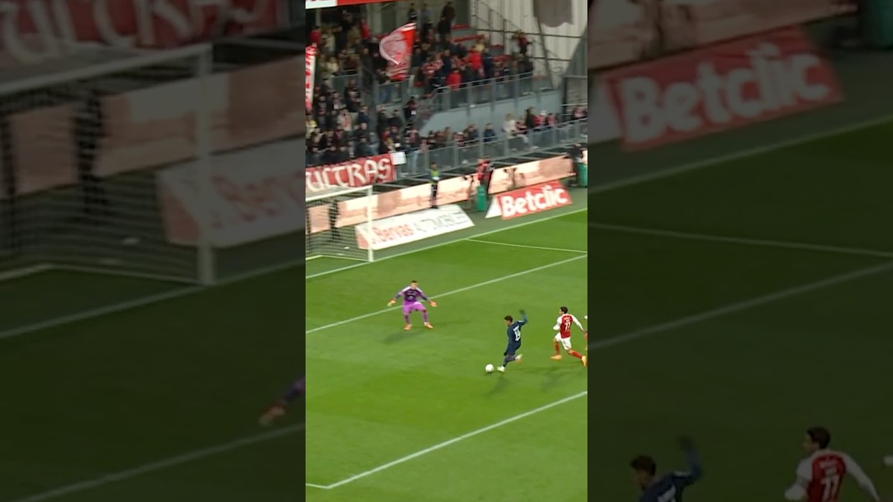 Doué with his 3rd goal of the week. ⚽️⚽️⚽️ #PSG #Ligue1 #Doué