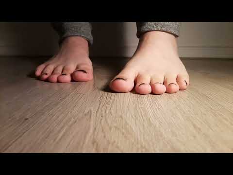 Slow Motion Barefoot Steppies