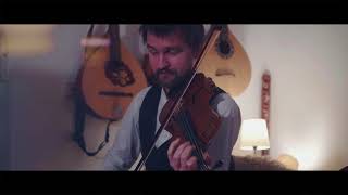 Breaking Strings - Newry Highwayman (Live at Bene's)