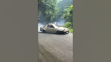 【余裕かよ】カメラマンにじゃんけんしながら駆け抜けて行くハチロクが凄いw #initiald #drift #ae86 #initiald #drift #initiald #drift