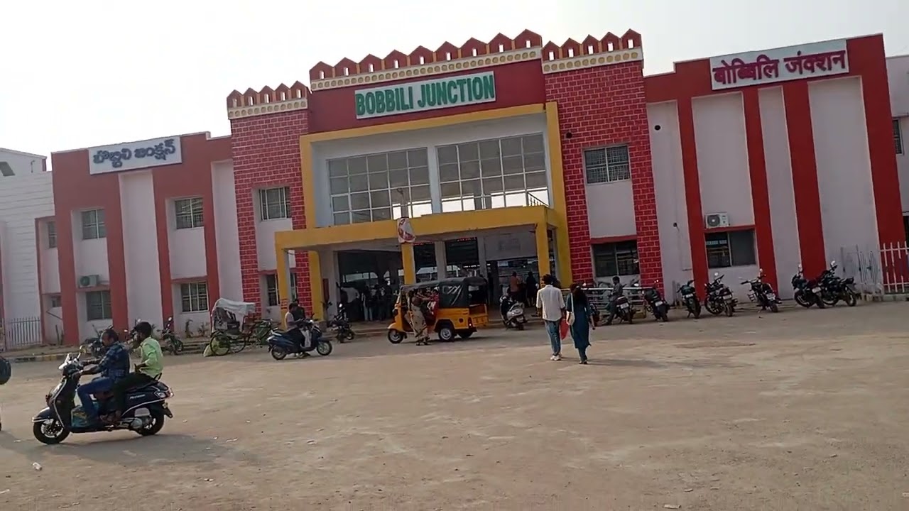 బొబ్బిలి రైల్వే స్టేషన్ ఆధునికరణ లో బాగంగా అద్భుతంగ వుంది 🌹👍🌹👍🌹👍