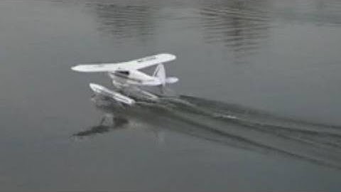 How to Take-off and LAND on WATER with an RC FLOAT plane!
