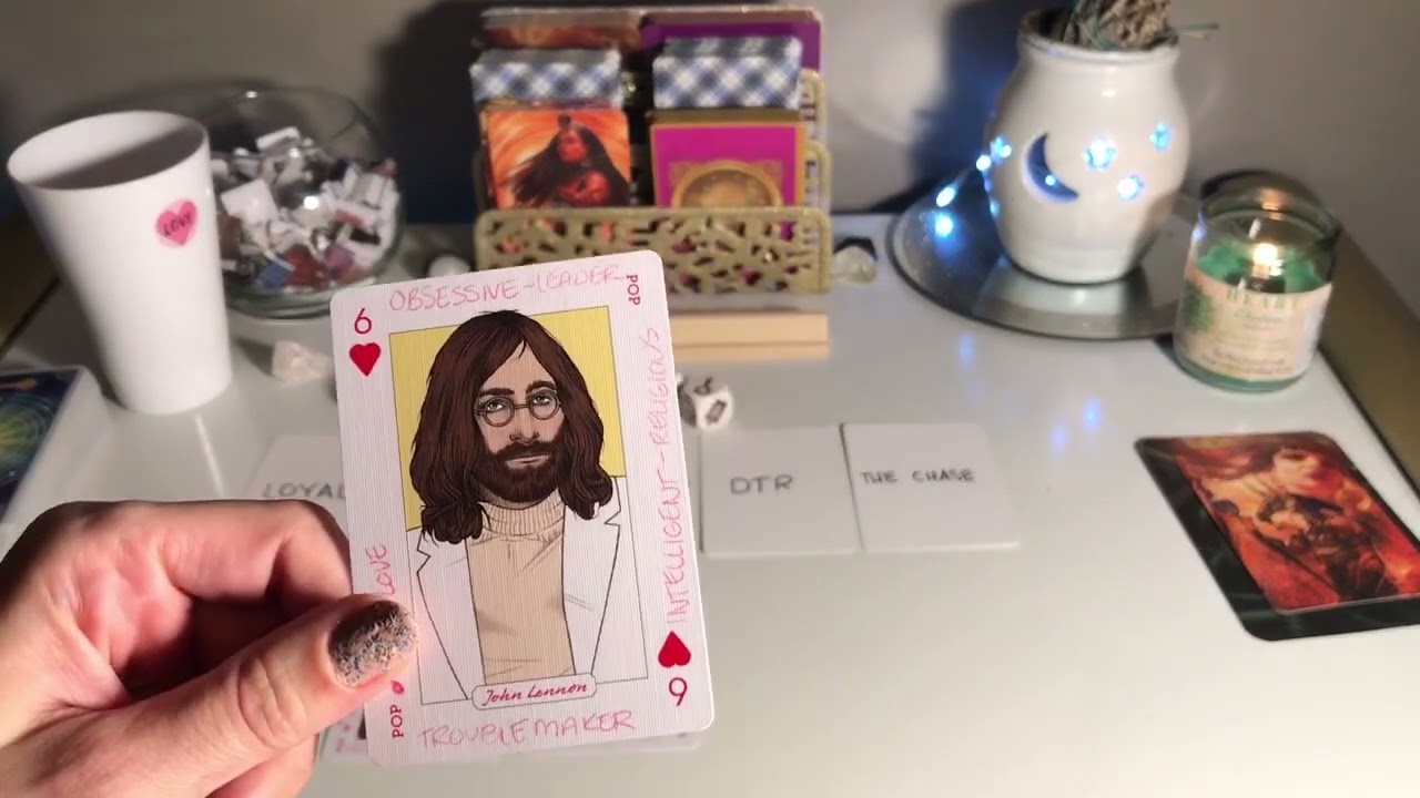 ❤️ WHO’S YOUR FUTURE SPOUSE 😍🥰😍 Soulmate Pick A Card