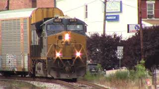 CSX Auto Rack Train Rolls by Stopped Stack train!