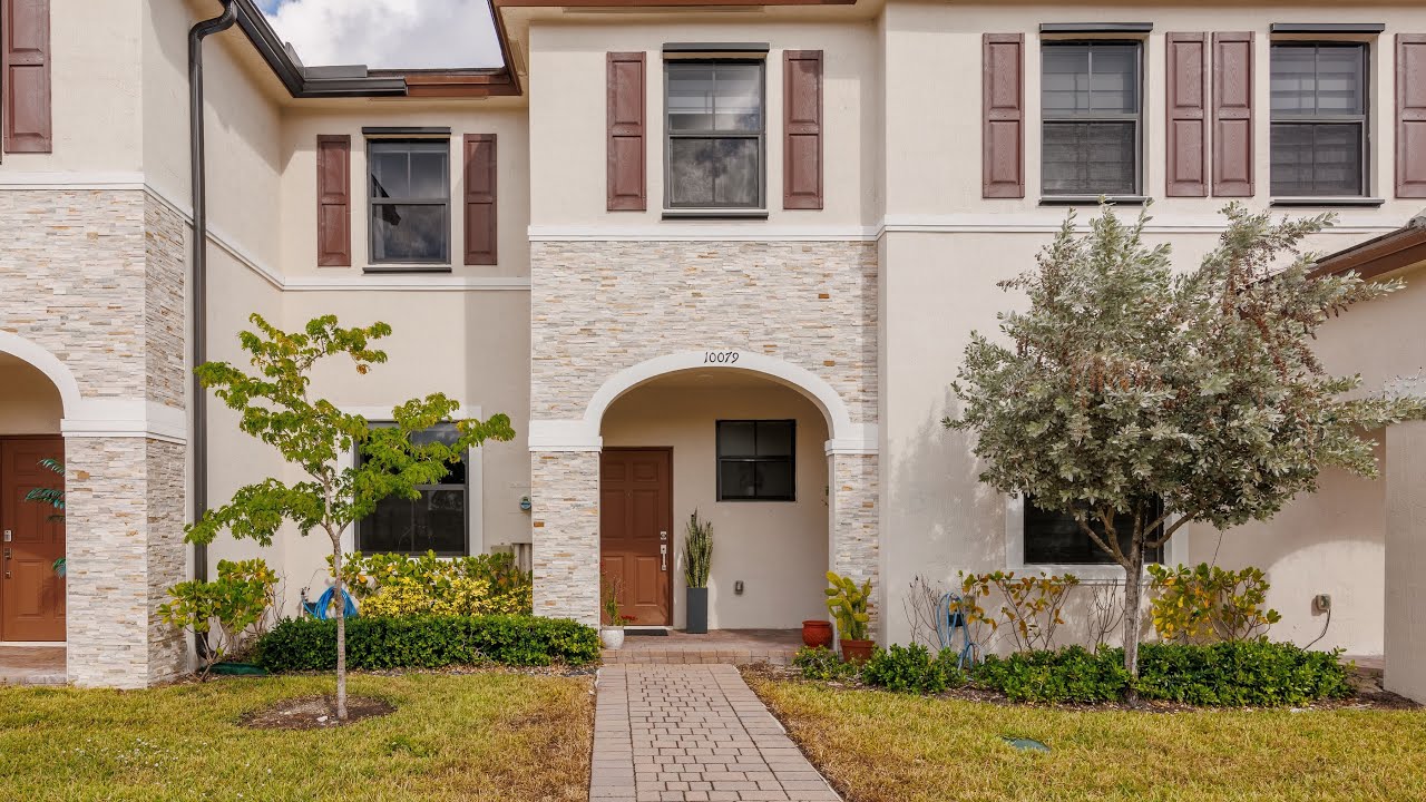 Move-in-ready townhome for sale in Miami 
