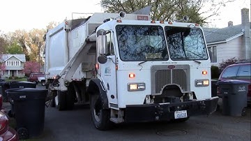 Peterbilt 320 Heil DuraPack Python Garbage Truck