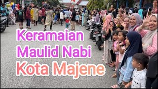 Keramaian maulid nabi di masjid besar baiturrahman pangali ali kota majene
