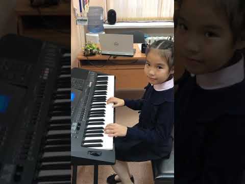 Михайлова Вика В лесу родилась ёлочка