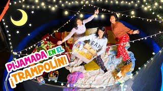 🌙 PIJAMADA en El TRAMPOLÍN💤 BRINCAMOS EN LA CAMA 🤣| Conny Merlin