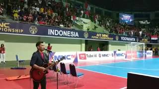 NAHAN TANGIS ! DOMY STUPA MENGIRINGI LAGU INDONESIA PUSAKA SAAT SEMIFINAL AFF FUTSAL 2018 DI JOGJA