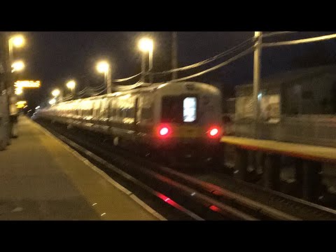 MTA LIRR: 2002-2006 M7/1984-1986 Budd M3 @ Bethpage