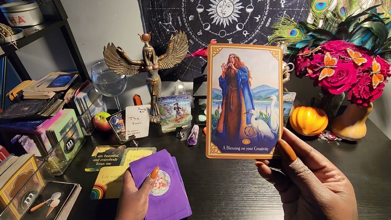 this message made me cry but it's so deep this person is in love wit you but you can't see it cuz...