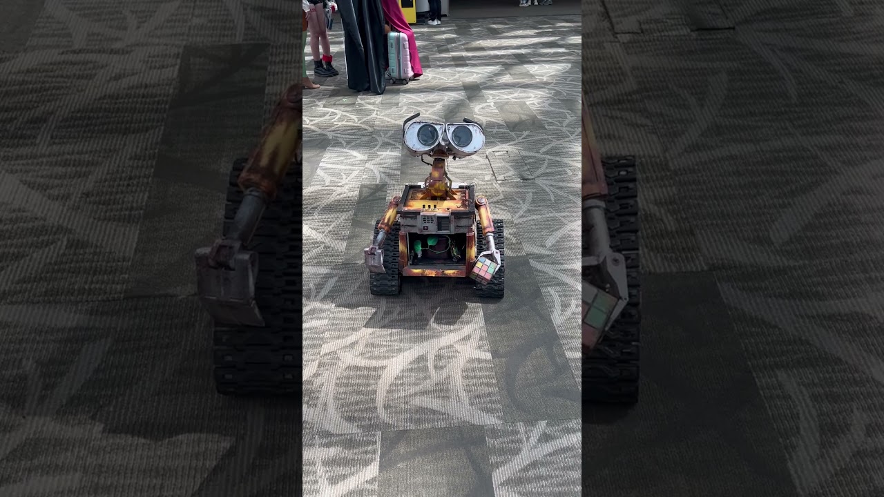 A WALL•E I saw at Anime Impulse 