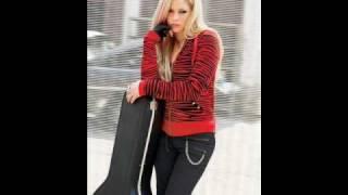 Avril Lavigne Pics! =]