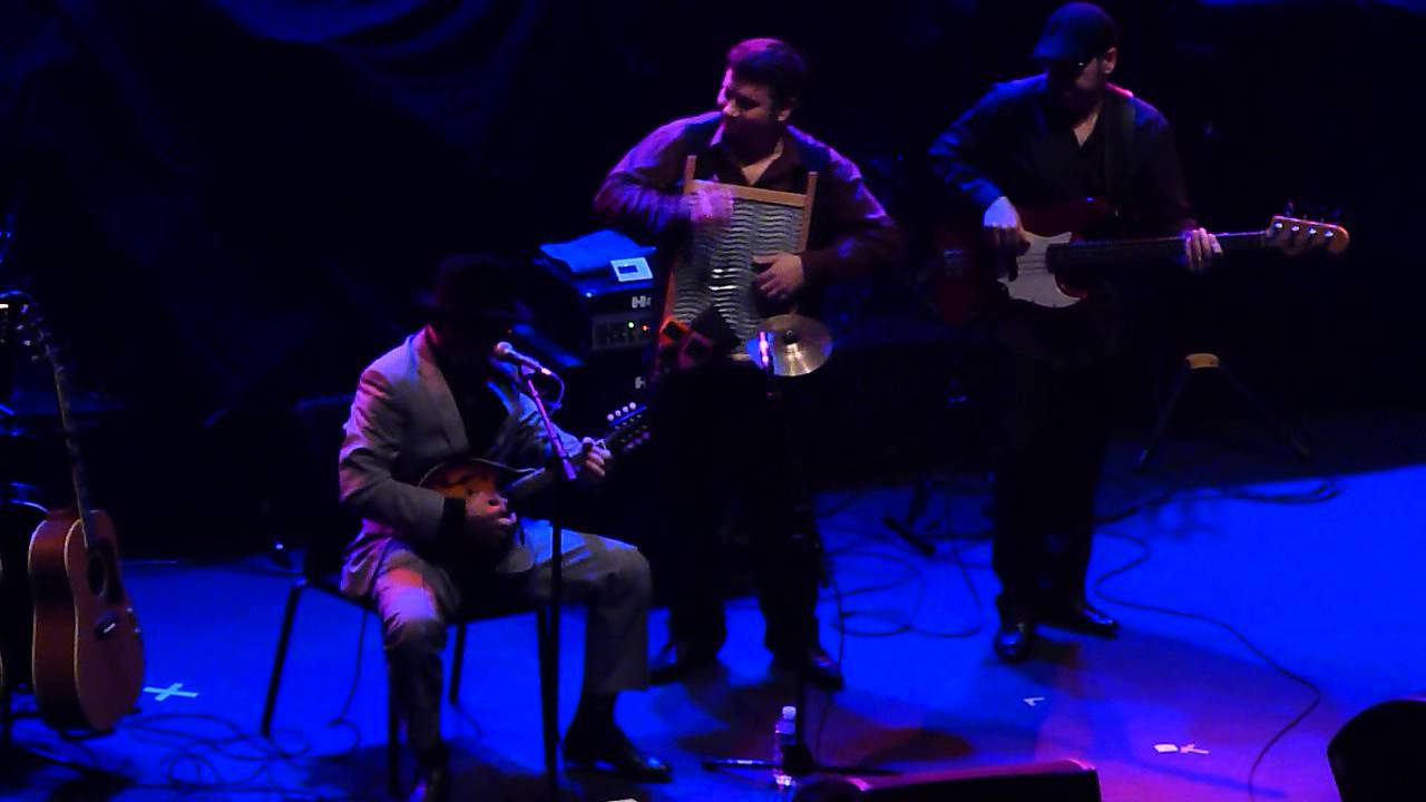 Howard Armstrong 's rag mandolin, washboard & bass by OCbrothers