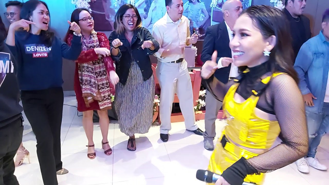 4th Impact | Uptown Funk | Partying with Dreamers! | Christmas Dinner