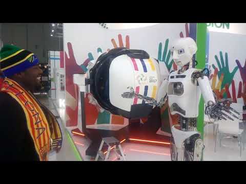 MAAJABU Tazama Roboti Mtu Akiongea Ametaja Mpaka Zanzibar 