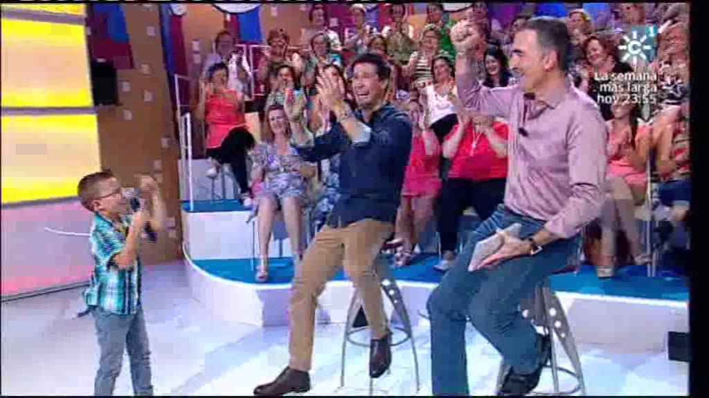 ALEJANDRO CANTANDO A CANTIZANO