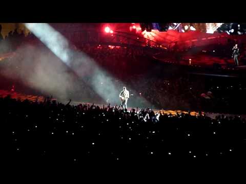 U2 Vienna 30.08.2010 - I'll Go Crazy If I Don't Go Crazy Tonight Remix HD